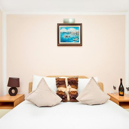 Apartments Mik5 - Famous Beach Jaz Budva Exterior photo