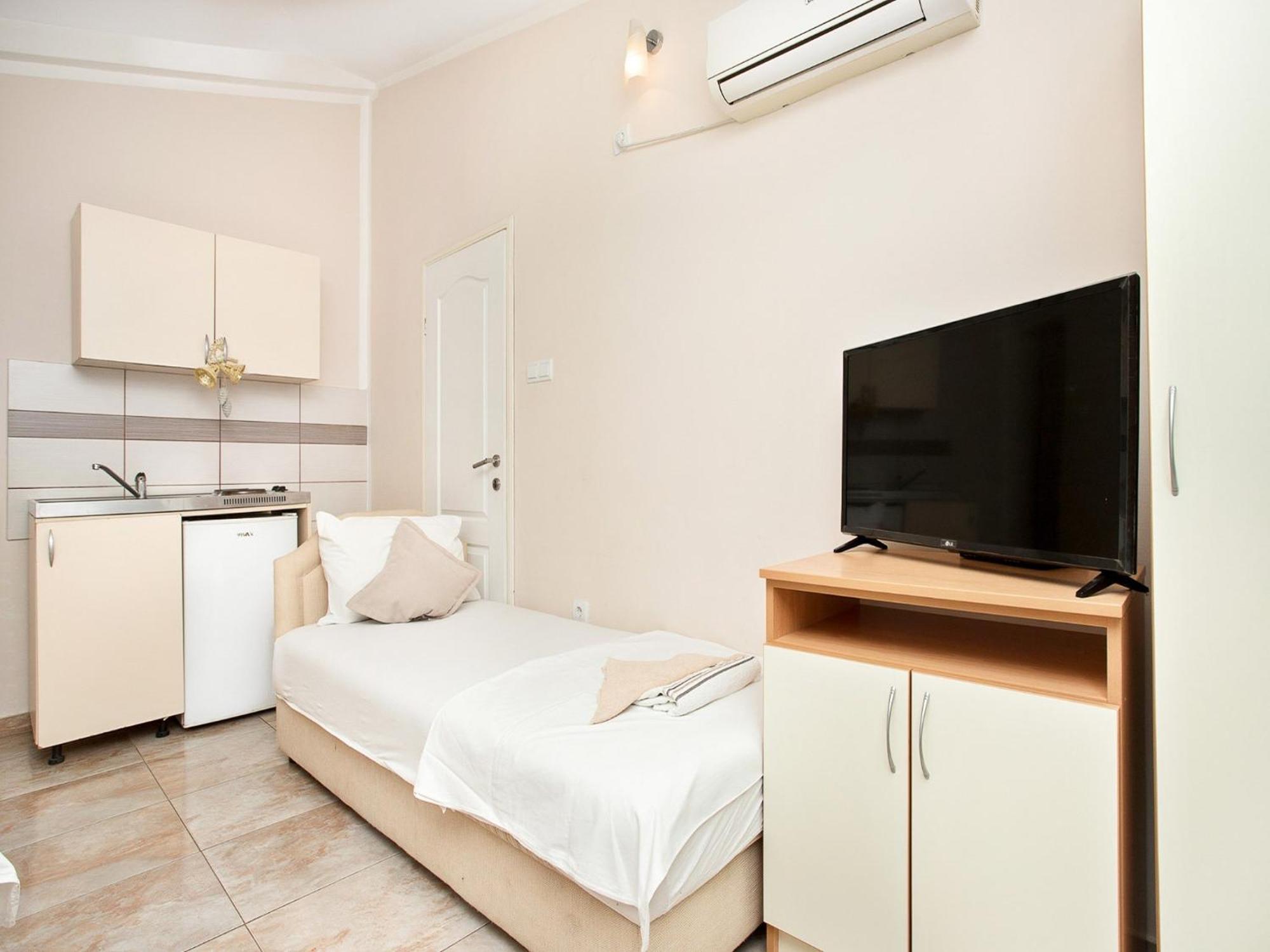 Apartments Mik5 - Famous Beach Jaz Budva Exterior photo