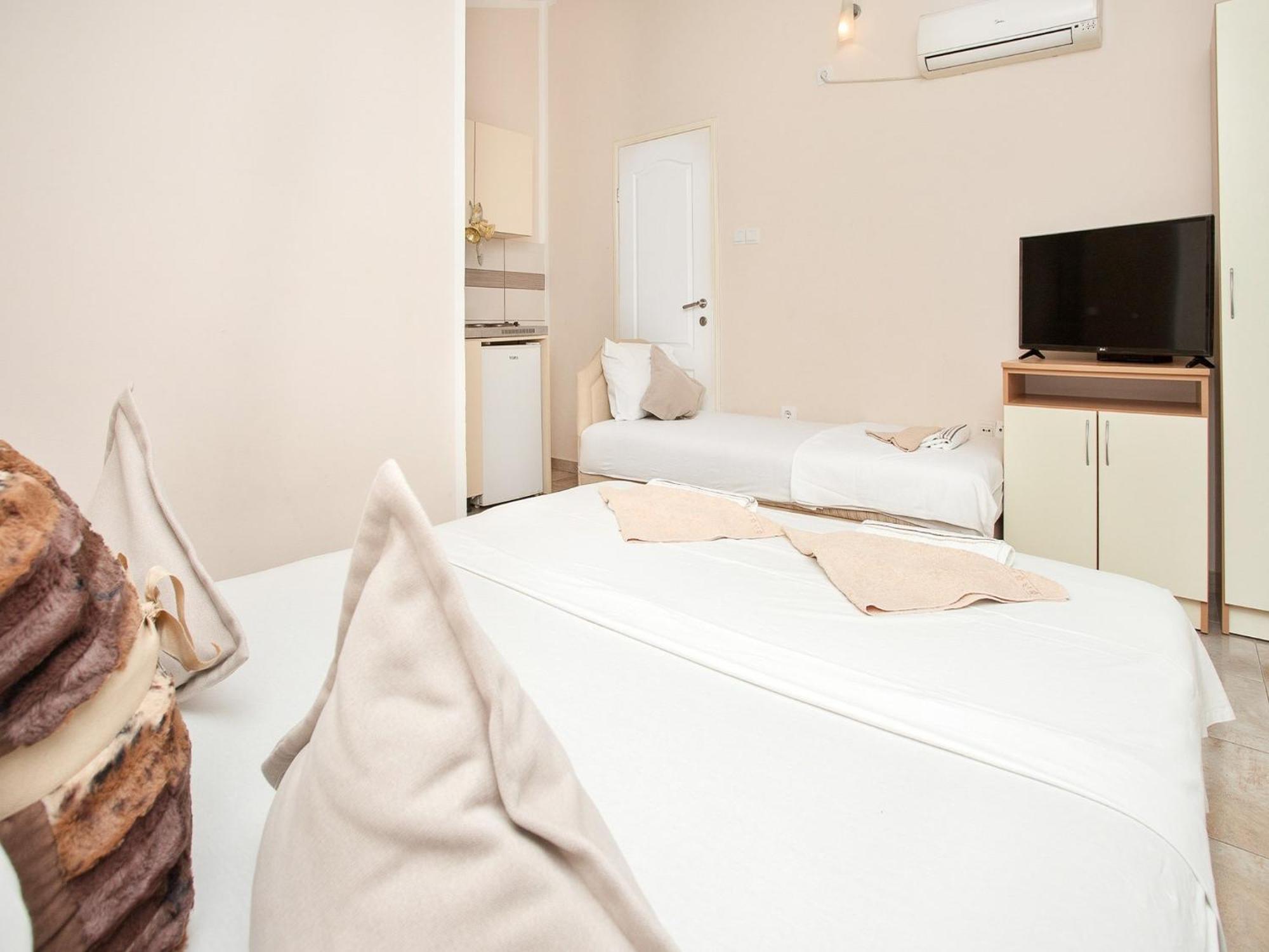 Apartments Mik5 - Famous Beach Jaz Budva Exterior photo