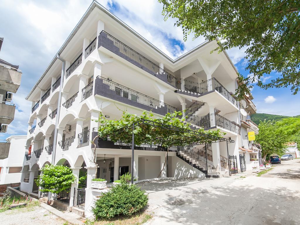 Apartments Mik5 - Famous Beach Jaz Budva Exterior photo